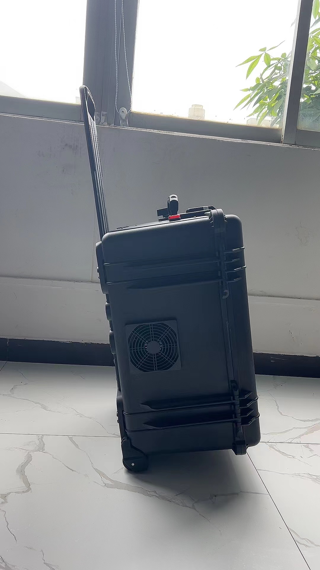 迁西手拉箱型移动通信干扰器
